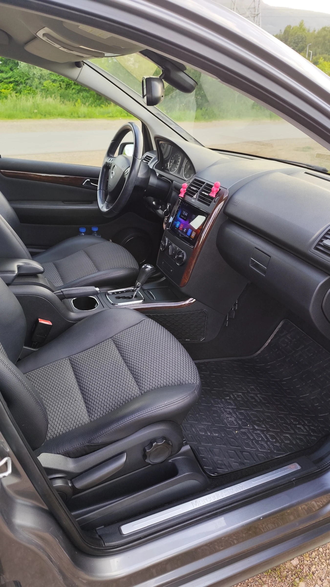 Mercedes-Benz A 180 Elegance, снимка 11 - Автомобили и джипове - 53788369