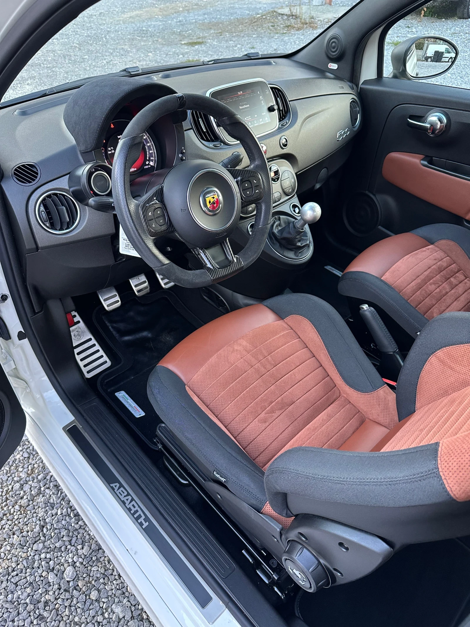 Abarth 595 70th Anniversary 1of1949 Record Monza Carbon Sabel - изображение 9