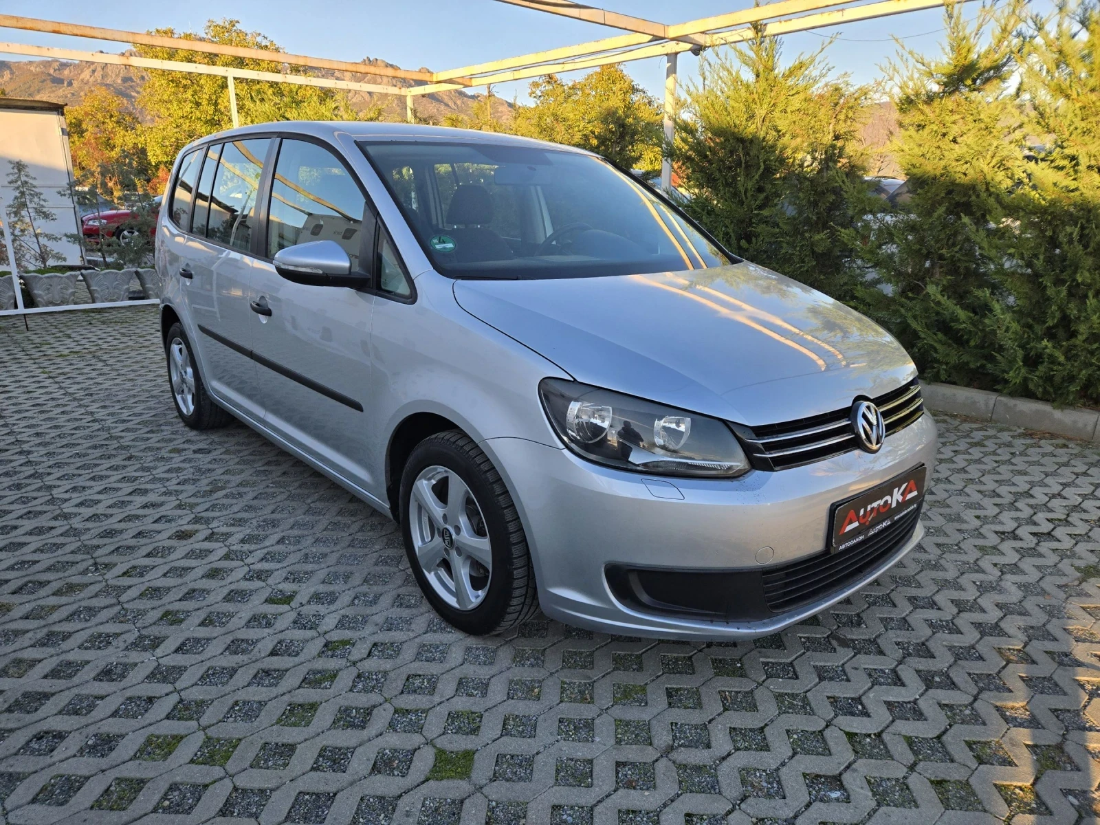 VW Touran 1.6TDI-105кс= 7МЕСТА= 6СК= ПОДГРЕВ= АВТОПИЛОТ - изображение 2