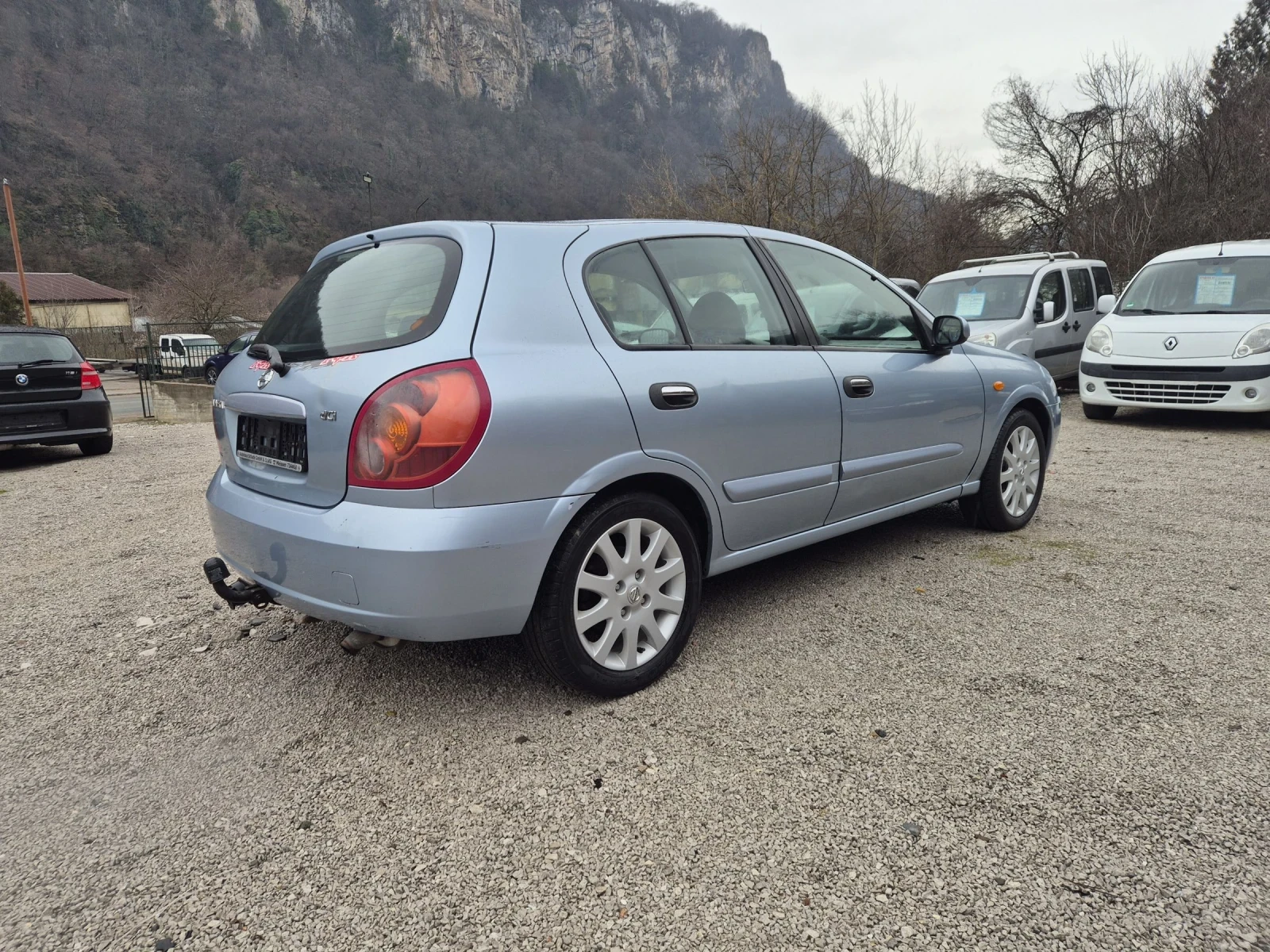 Nissan Almera 2.2 dci 136k.c - изображение 4