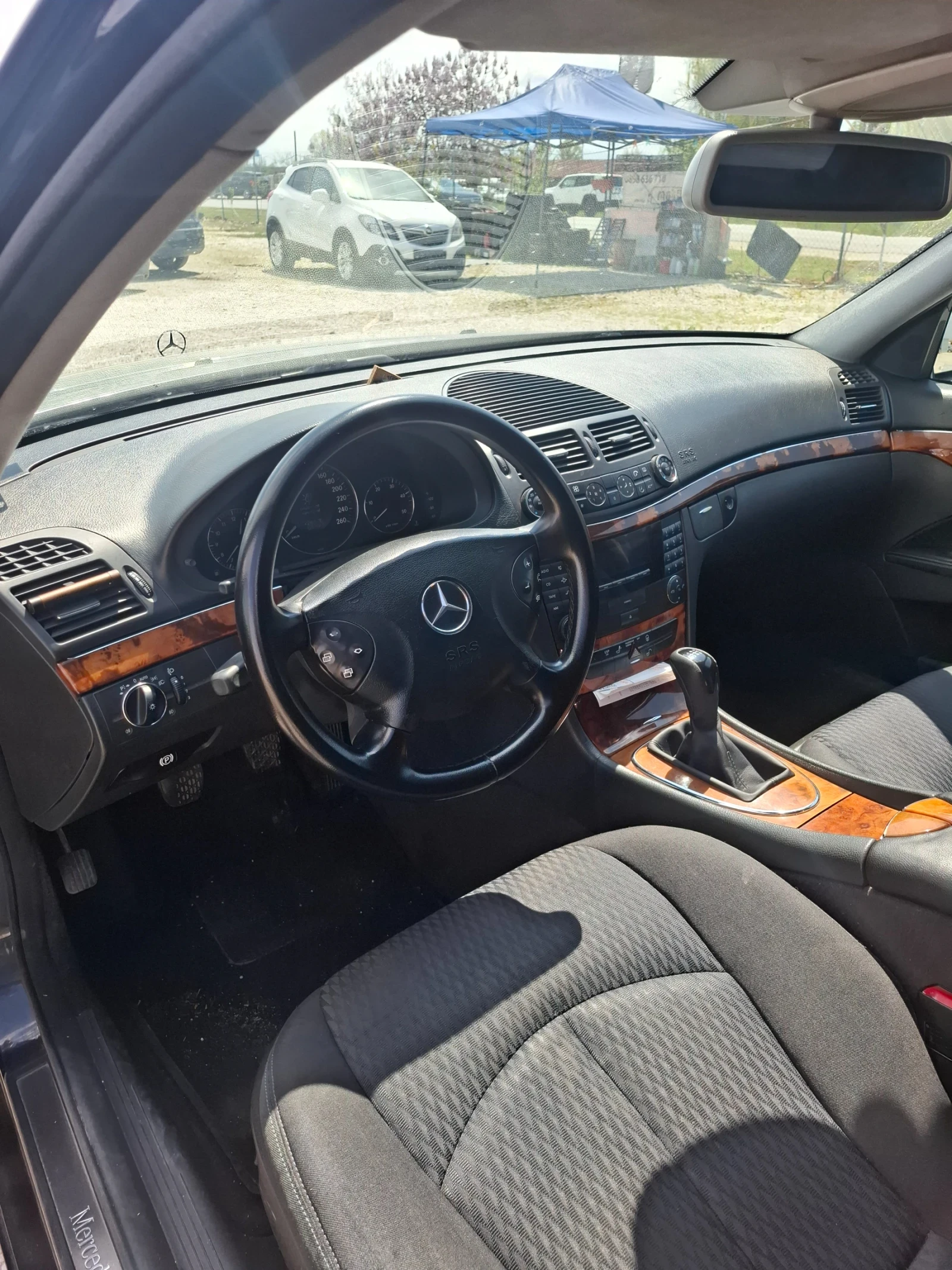 Mercedes-Benz E 220 2.2 CDI, Топ състояние, снимка 11 - Автомобили и джипове - 53333080
