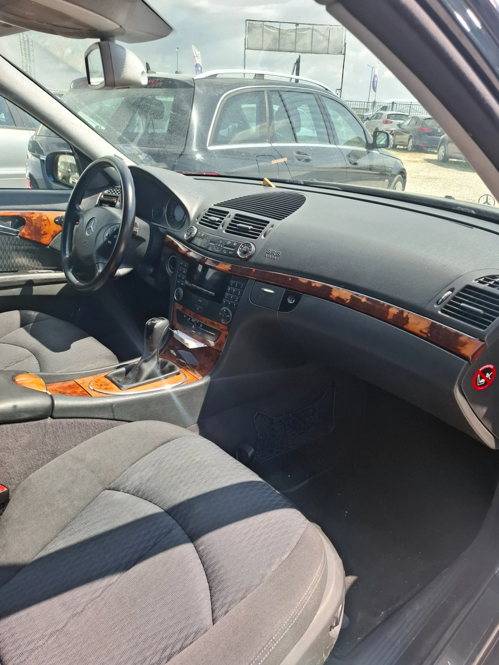 Mercedes-Benz E 220 2.2 CDI, Топ състояние, снимка 8 - Автомобили и джипове - 53333080