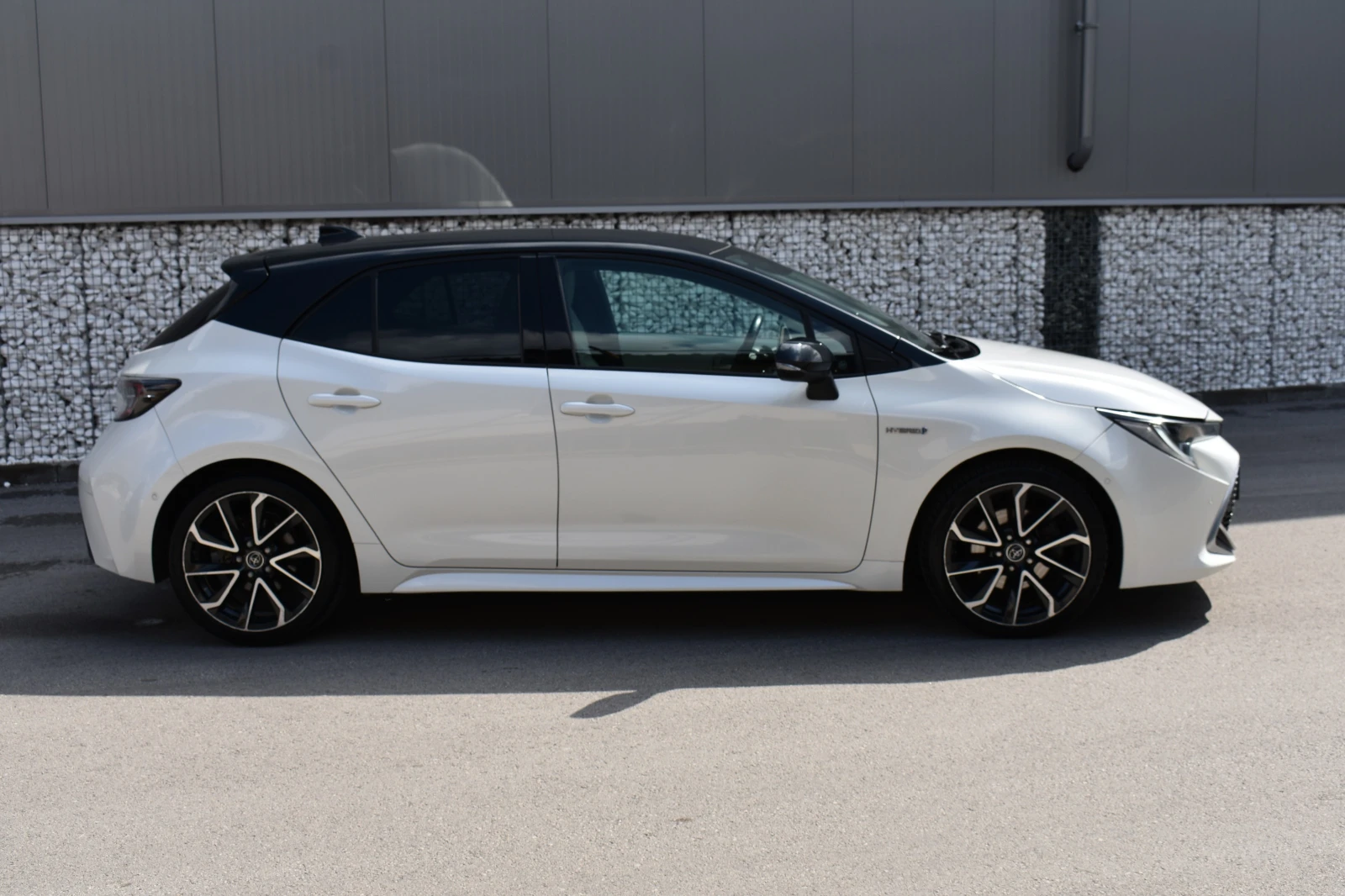 Toyota Corolla 2.0HYBRID= BI-TONE= HUD= KEYLESS= LOUNGE= TOP, снимка 6 - Автомобили и джипове - 53978539