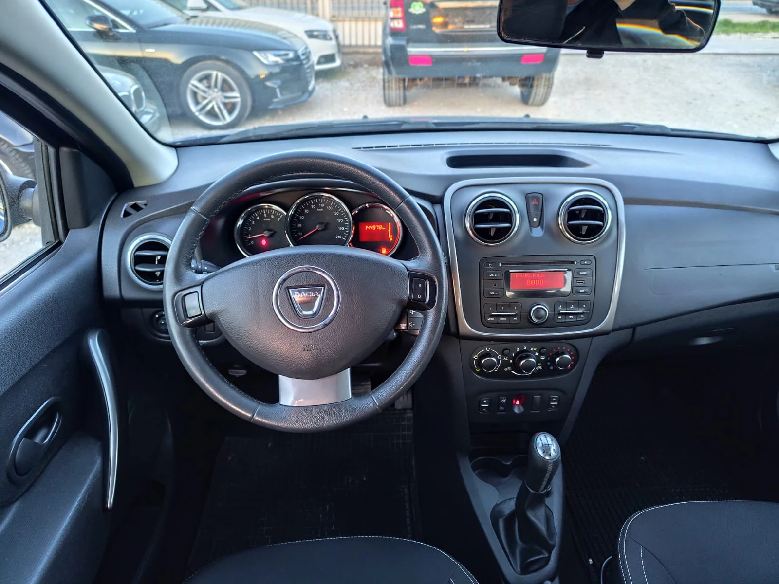 Dacia Sandero 1.2 бензин, снимка 10 - Автомобили и джипове - 54441133