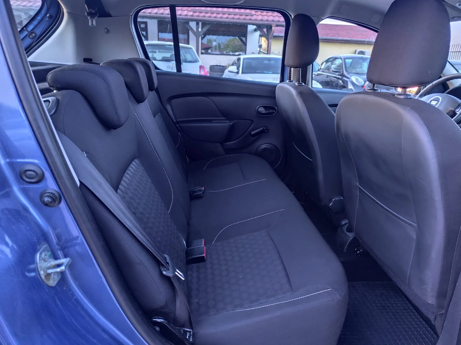 Dacia Sandero 1.2 бензин, снимка 14 - Автомобили и джипове - 54441133