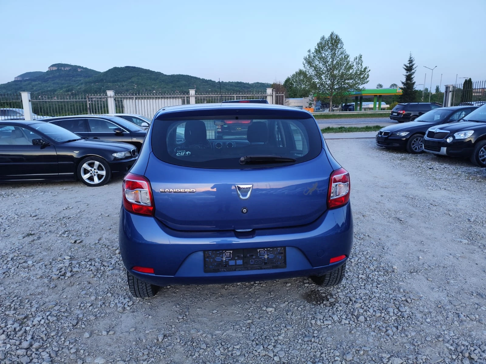 Dacia Sandero 1.2 бензин, снимка 6 - Автомобили и джипове - 54441133