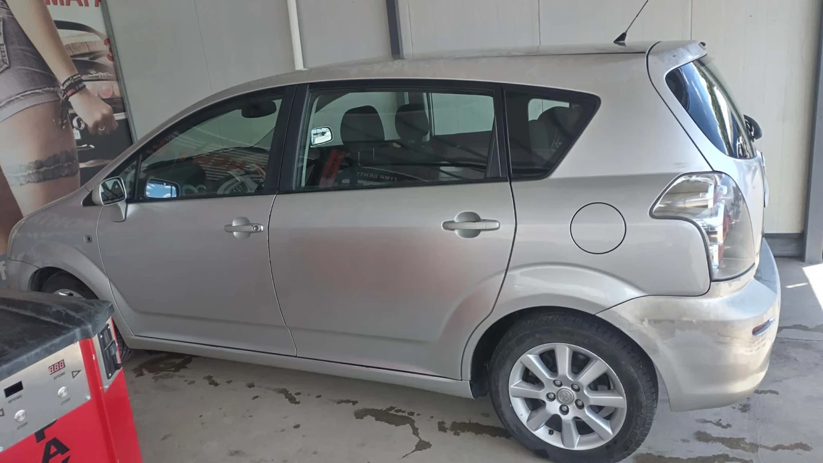 Toyota Corolla verso 2.2d4d, снимка 4 - Автомобили и джипове - 55186616