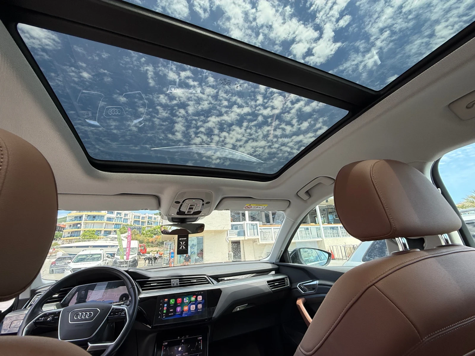 Audi E-Tron 55 Business 95kwh/408hp/94%SOH/ Каско/Нови гуми, снимка 5 - Автомобили и джипове - 55222237