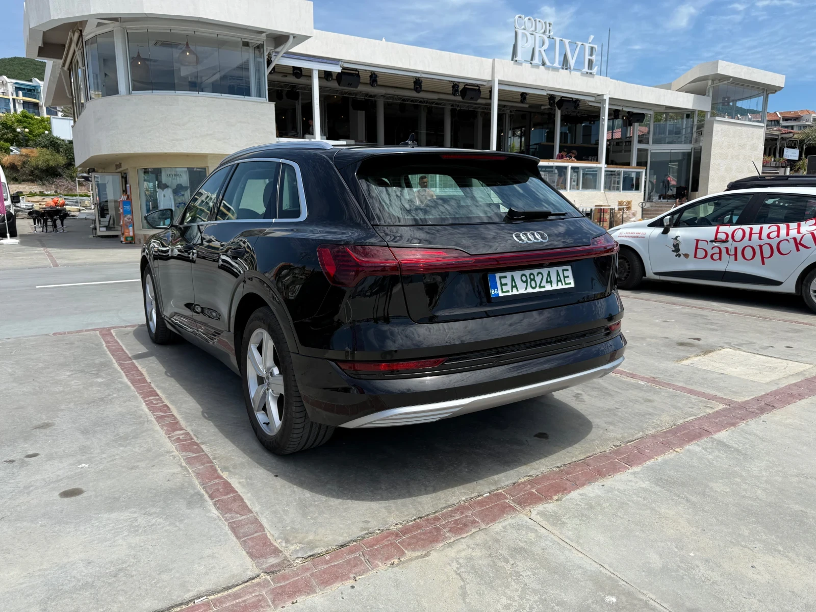 Audi E-Tron 55 Business 95kwh/408hp/94%SOH/ Каско/Нови гуми, снимка 3 - Автомобили и джипове - 55222237