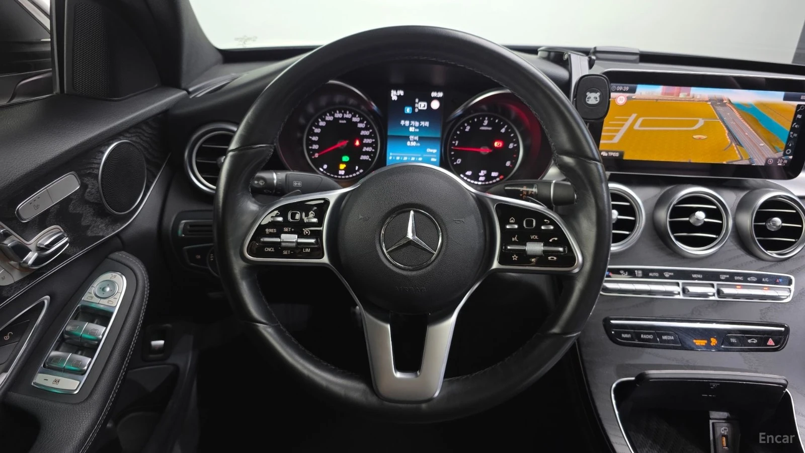 Mercedes-Benz C 220 D 4MATIC AMG-LINE Автокредит Цена до България, снимка 10 - Автомобили и джипове - 55486796