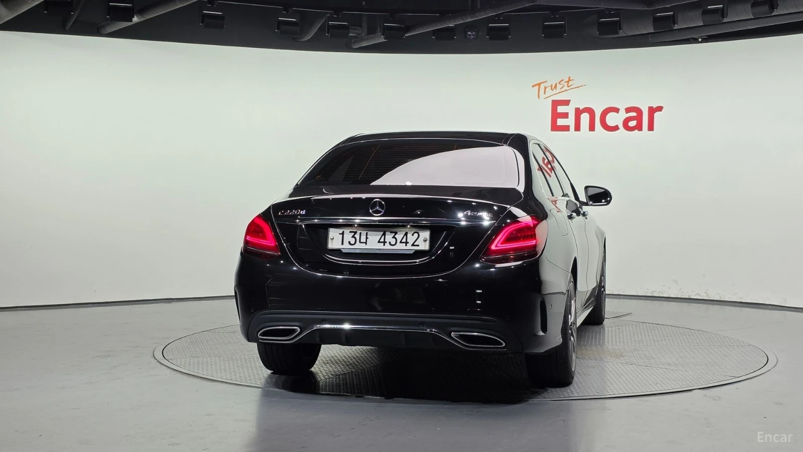 Mercedes-Benz C 220 D 4MATIC AMG-LINE Автокредит Цена до България, снимка 4 - Автомобили и джипове - 55486796