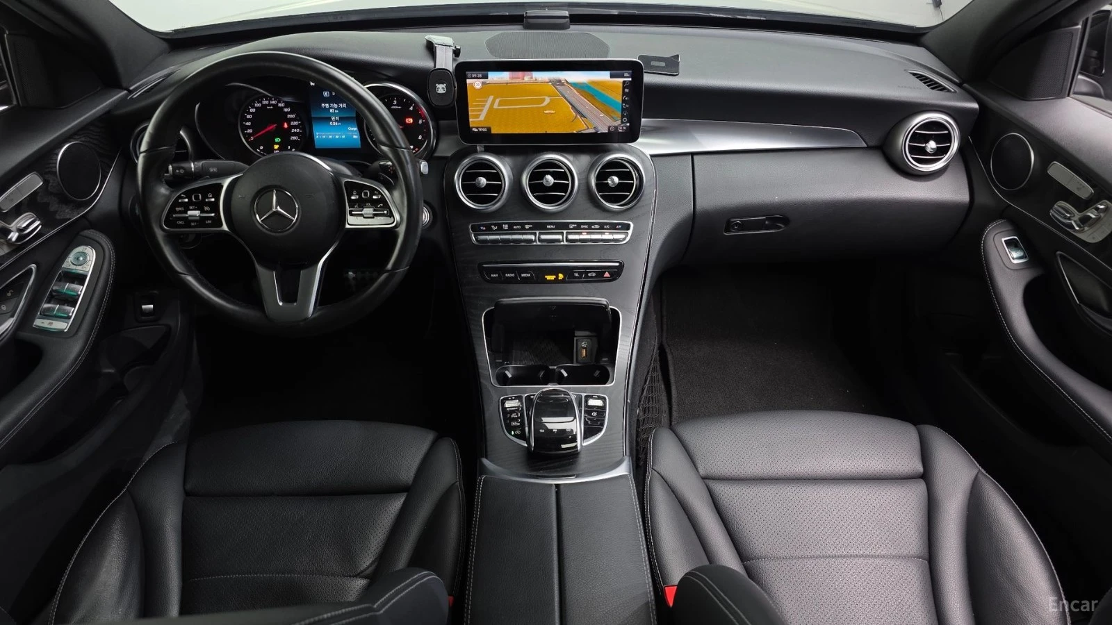 Mercedes-Benz C 220 D 4MATIC AMG-LINE Автокредит Цена до България, снимка 6 - Автомобили и джипове - 55486796