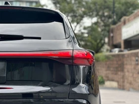 Audi SQ5 * Black Optics Pkg| Accident Free| 1 Owner| Techni, снимка 4