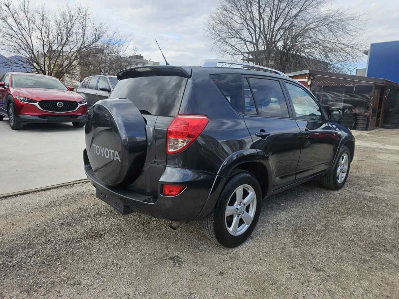 Toyota Rav4 2.2, снимка 6 - Автомобили и джипове - 48892019