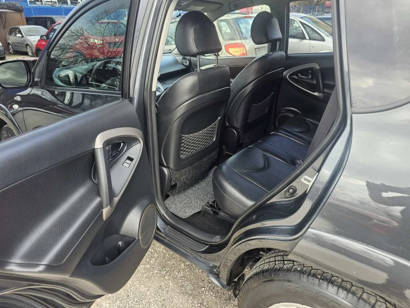 Toyota Rav4 2.2, снимка 9 - Автомобили и джипове - 48892019