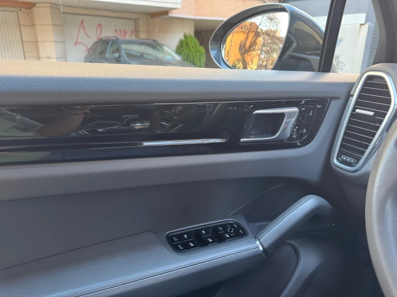 Porsche Cayenne, снимка 3 - Автомобили и джипове - 52438415