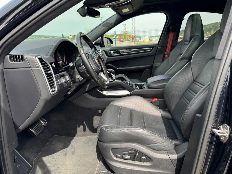 Porsche Cayenne Turbo S* E Hybrid* , снимка 6 - Автомобили и джипове - 50191428