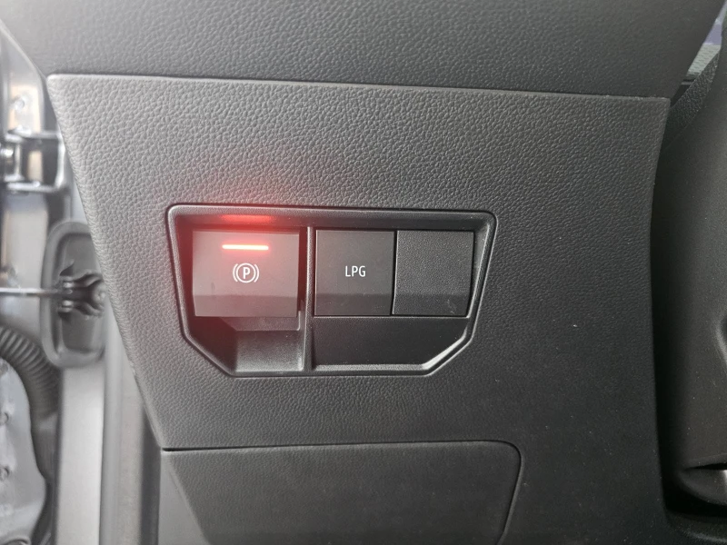 Dacia Duster 1.0 TCe 100 LPG, снимка 13 - Автомобили и джипове - 52546515