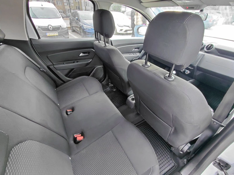 Dacia Duster 1.5 dCi/115к.с/4x4, снимка 16 - Автомобили и джипове - 53456041