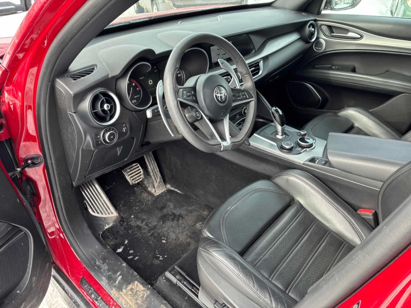 Alfa Romeo Stelvio Ti Sport* 2 КЛЮЧА* KEYLESS* PANO* , снимка 5 - Автомобили и джипове - 53480312