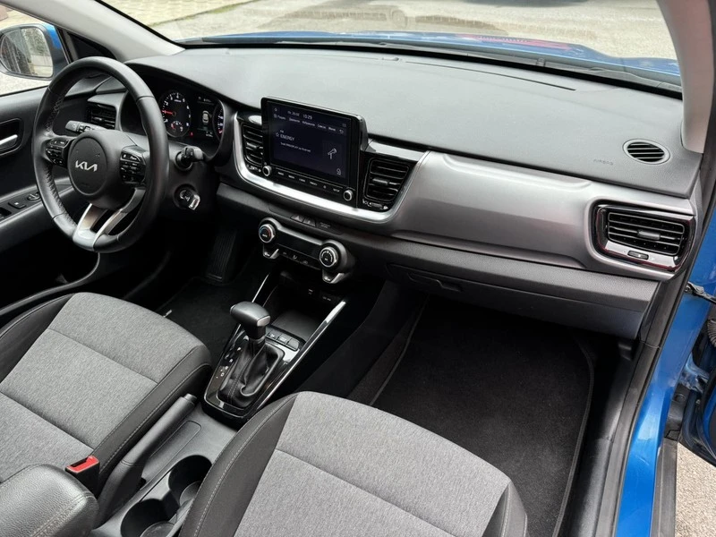 Kia Stonic 1.0i Автоматик, снимка 12 - Автомобили и джипове - 53681621