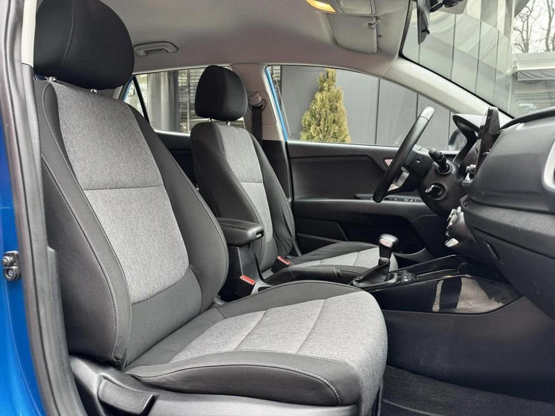 Kia Stonic 1.0i Автоматик, снимка 13 - Автомобили и джипове - 53681621