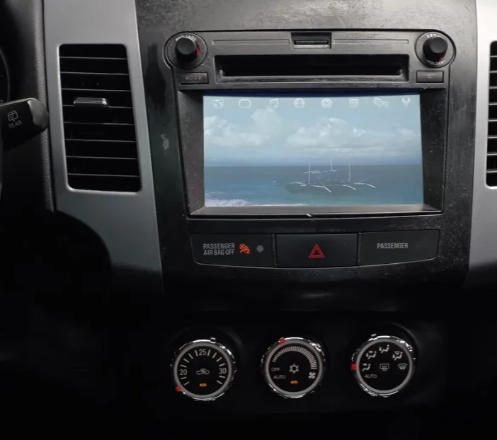Mitsubishi Outlander 2.4 Бензин, снимка 6 - Автомобили и джипове - 55722780