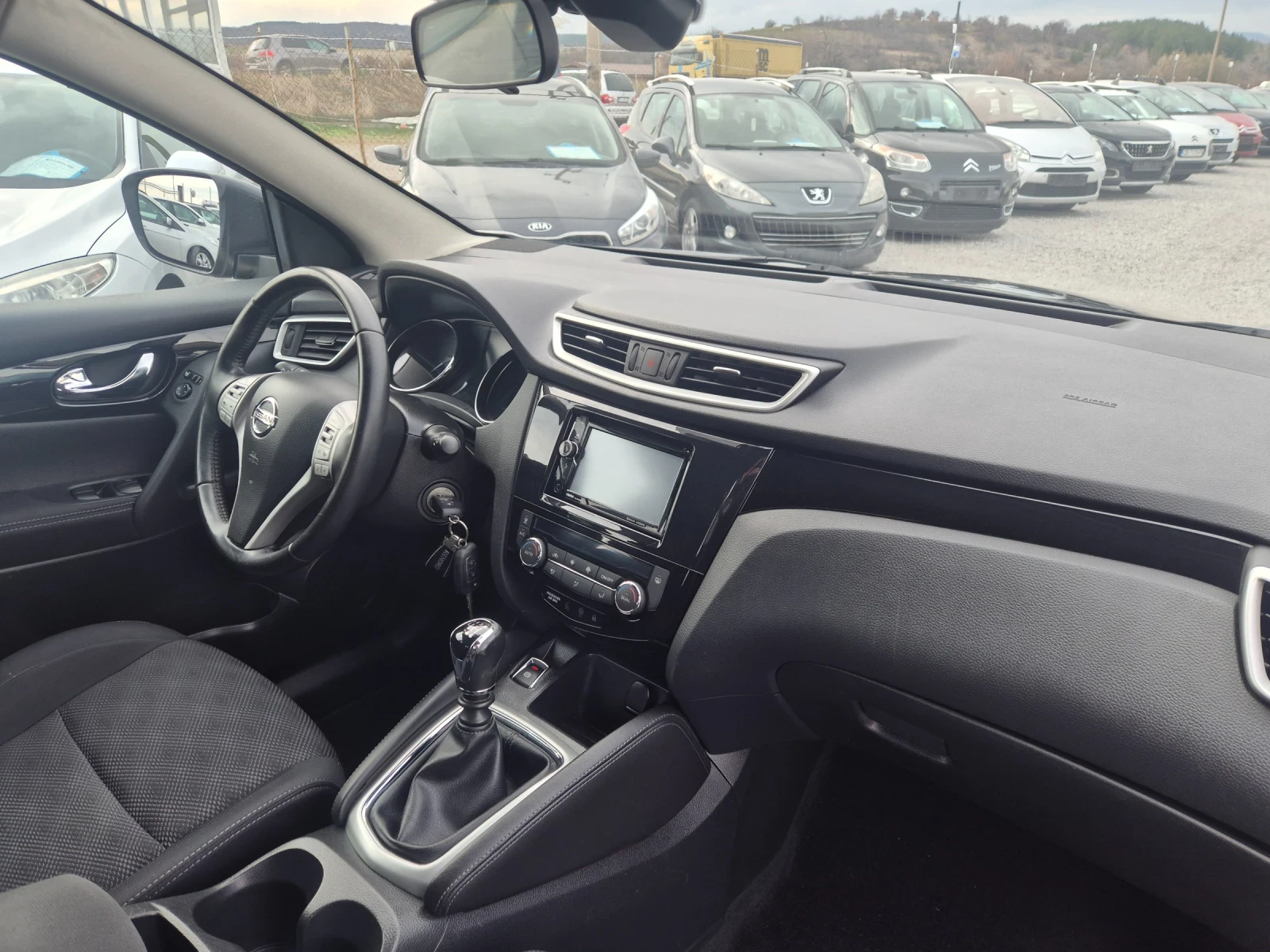 Nissan Qashqai 1.6 dci, снимка 9 - Автомобили и джипове - 53921288