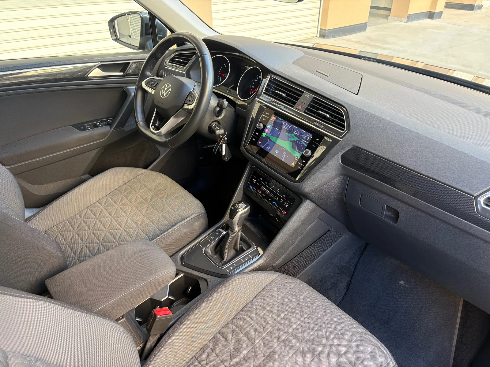 VW Tiguan Facelift, Distronic, Сервизна История-2023г., снимка 9 - Автомобили и джипове - 54729560
