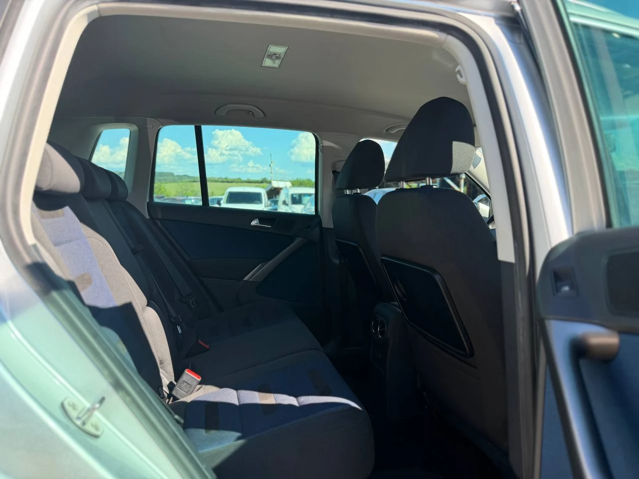 VW Tiguan 2.0TDI 4MOTION, снимка 12 - Автомобили и джипове - 54858599