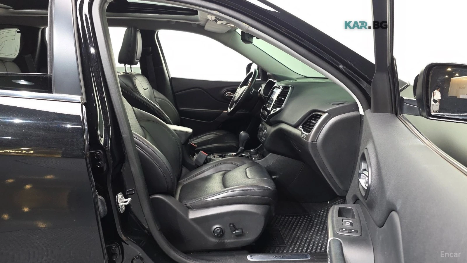 Jeep Cherokee 2.4* AWD* LIMITED* ПОДГРЕВ* ОБДУХВАНЕ* ПАНОРАМА* , снимка 11 - Автомобили и джипове - 55298996