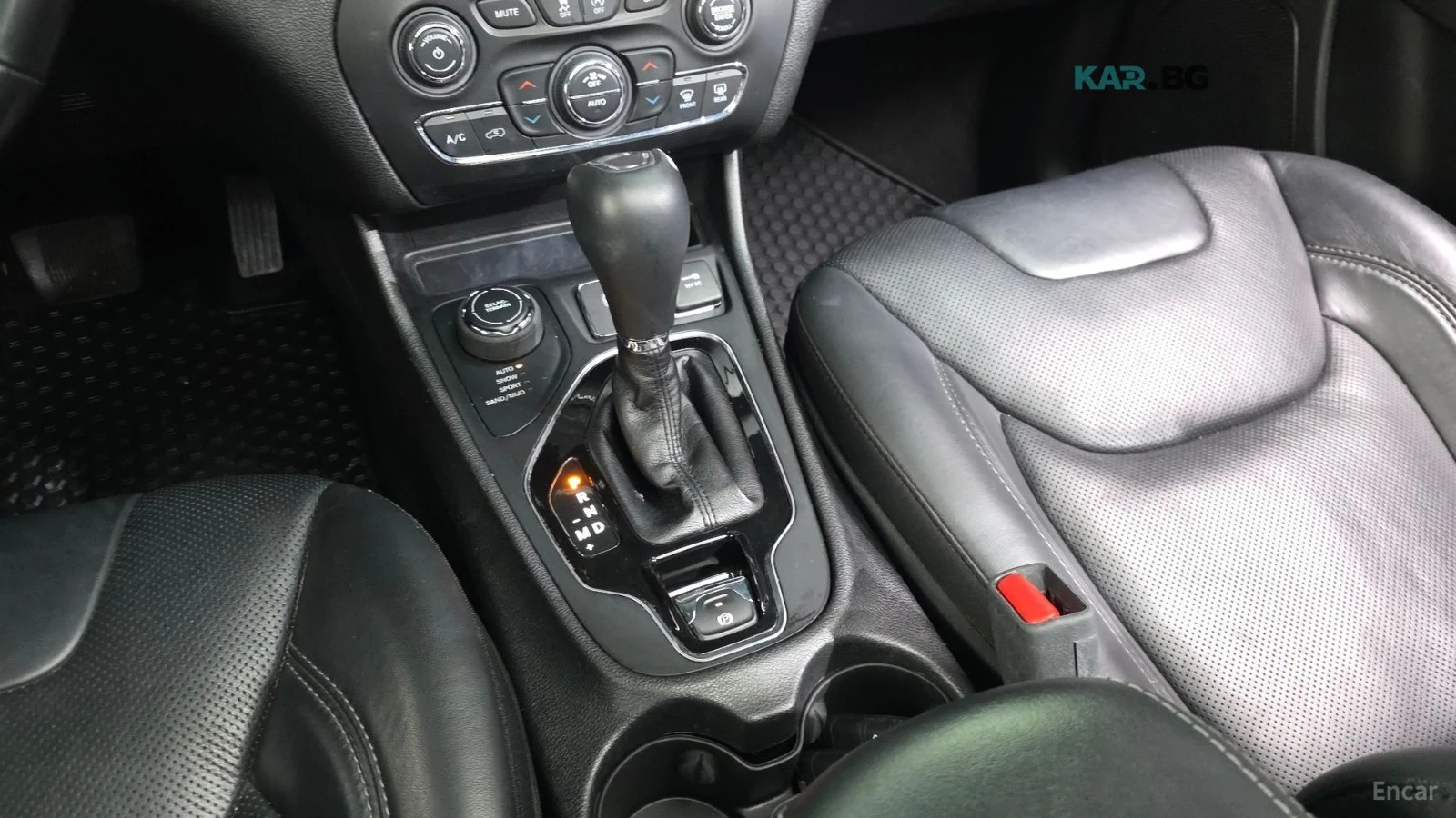 Jeep Cherokee 2.4* AWD* LIMITED* ПОДГРЕВ* ОБДУХВАНЕ* ПАНОРАМА* , снимка 9 - Автомобили и джипове - 55298996