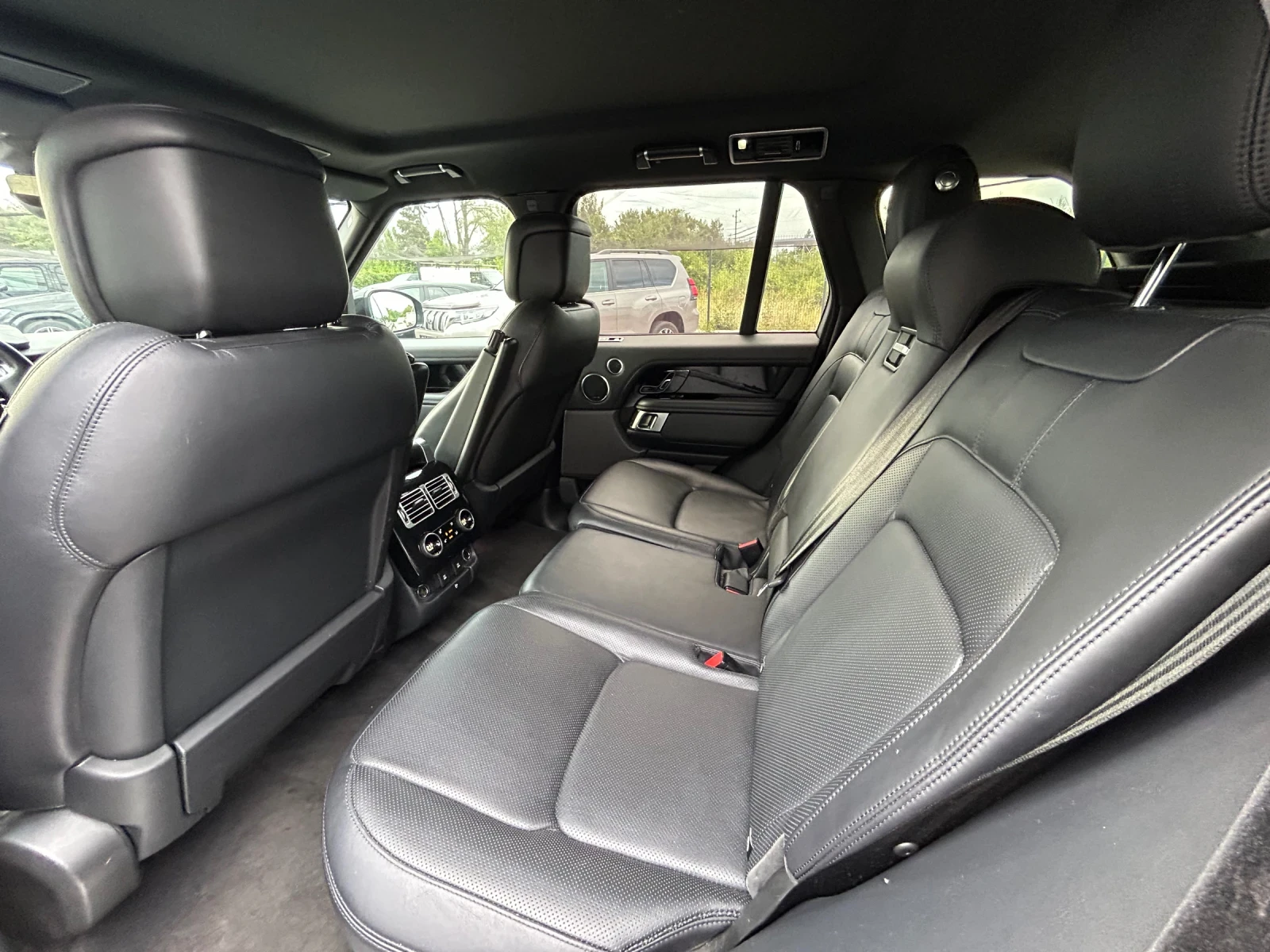 Land Rover Range rover P400e PlugIn Hybrid, снимка 16 - Автомобили и джипове - 55305552