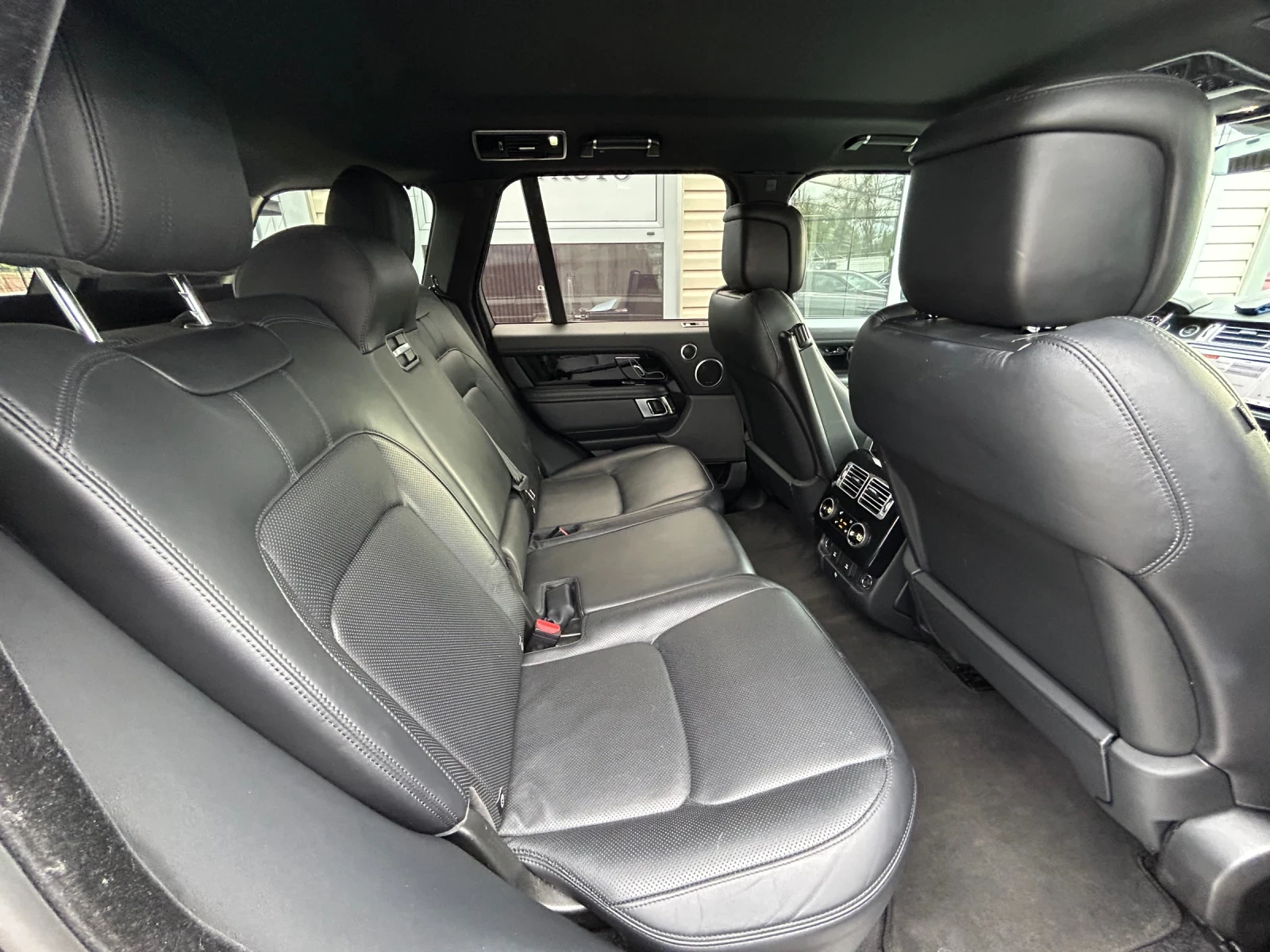 Land Rover Range rover P400e PlugIn Hybrid, снимка 17 - Автомобили и джипове - 55305552