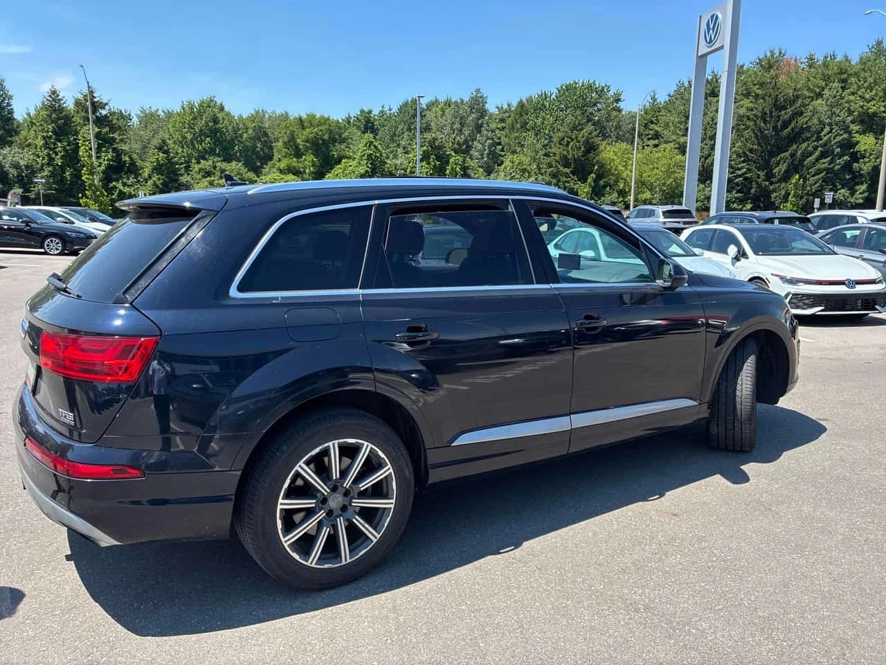 Audi Q7 TECHNIK * ДИСТРОНИК* 360 КАМЕРА* ОБДУХВАНЕ* ПАНОРА, снимка 4 - Автомобили и джипове - 55318733