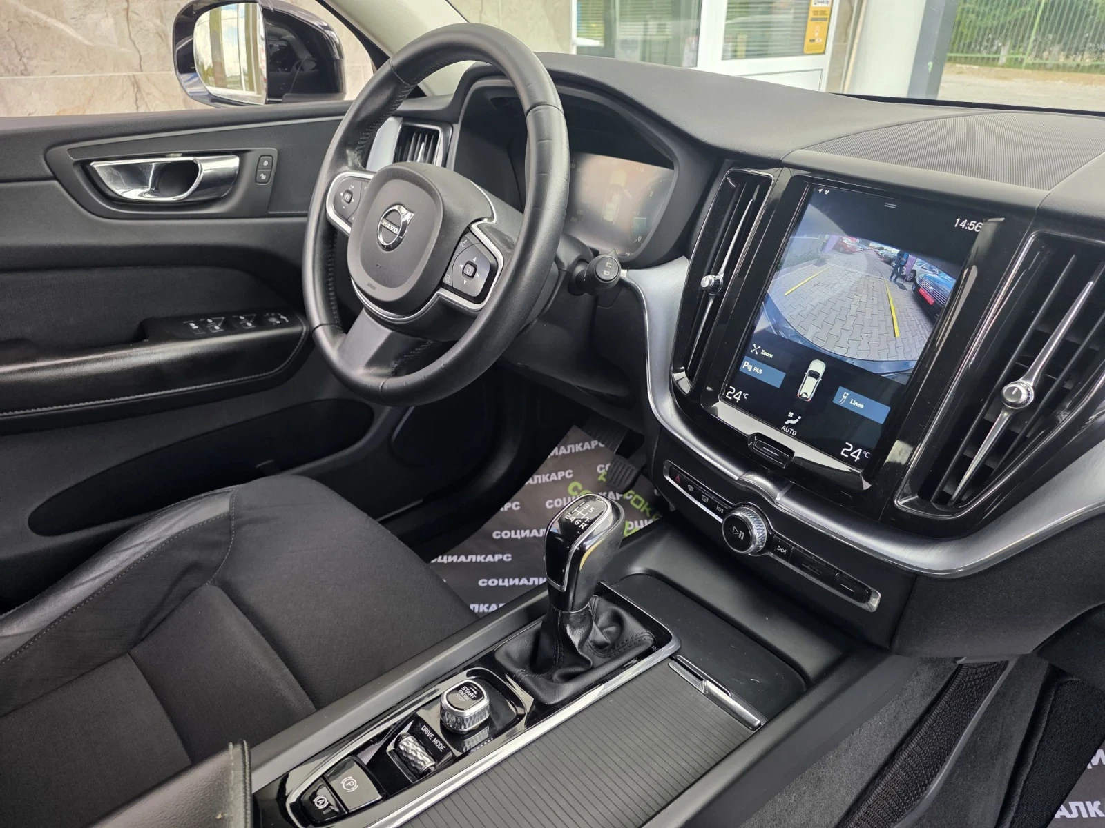 Volvo XC60, снимка 16 - Автомобили и джипове - 56181155