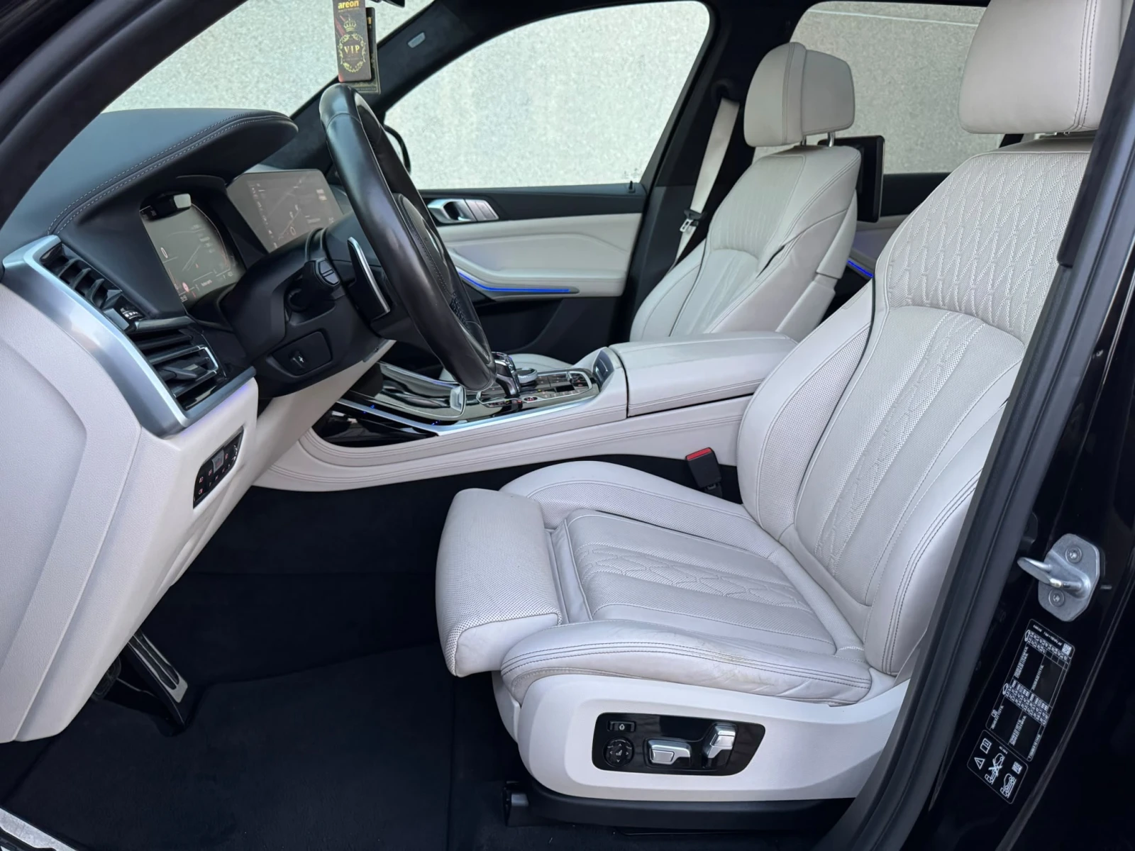 BMW X7 3.0d xDrive M-Pack, снимка 11 - Автомобили и джипове - 56198702