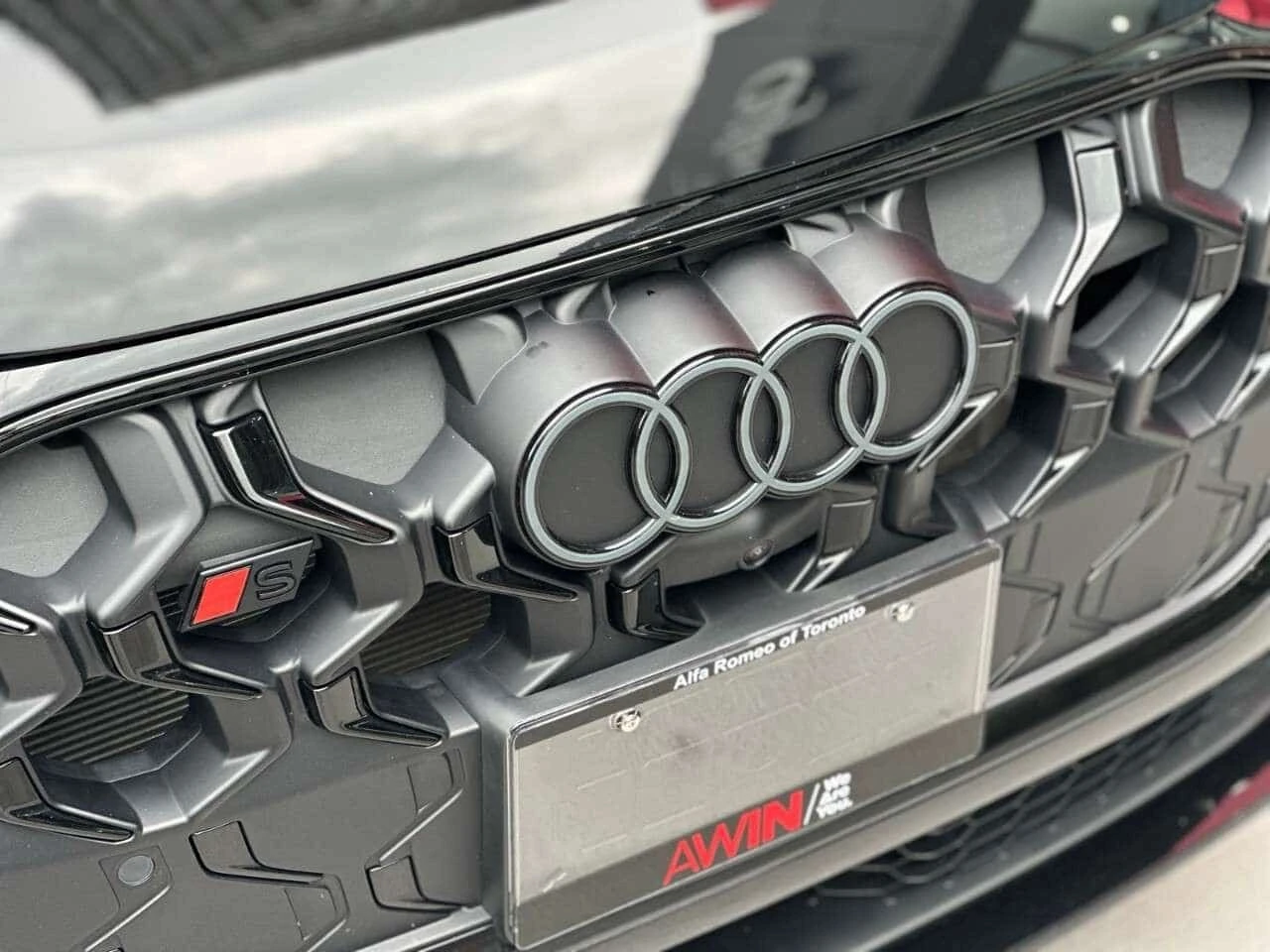 Audi SQ5 * Black Optics Pkg| Accident Free| 1 Owner| Techni, снимка 8 - Автомобили и джипове - 56328669