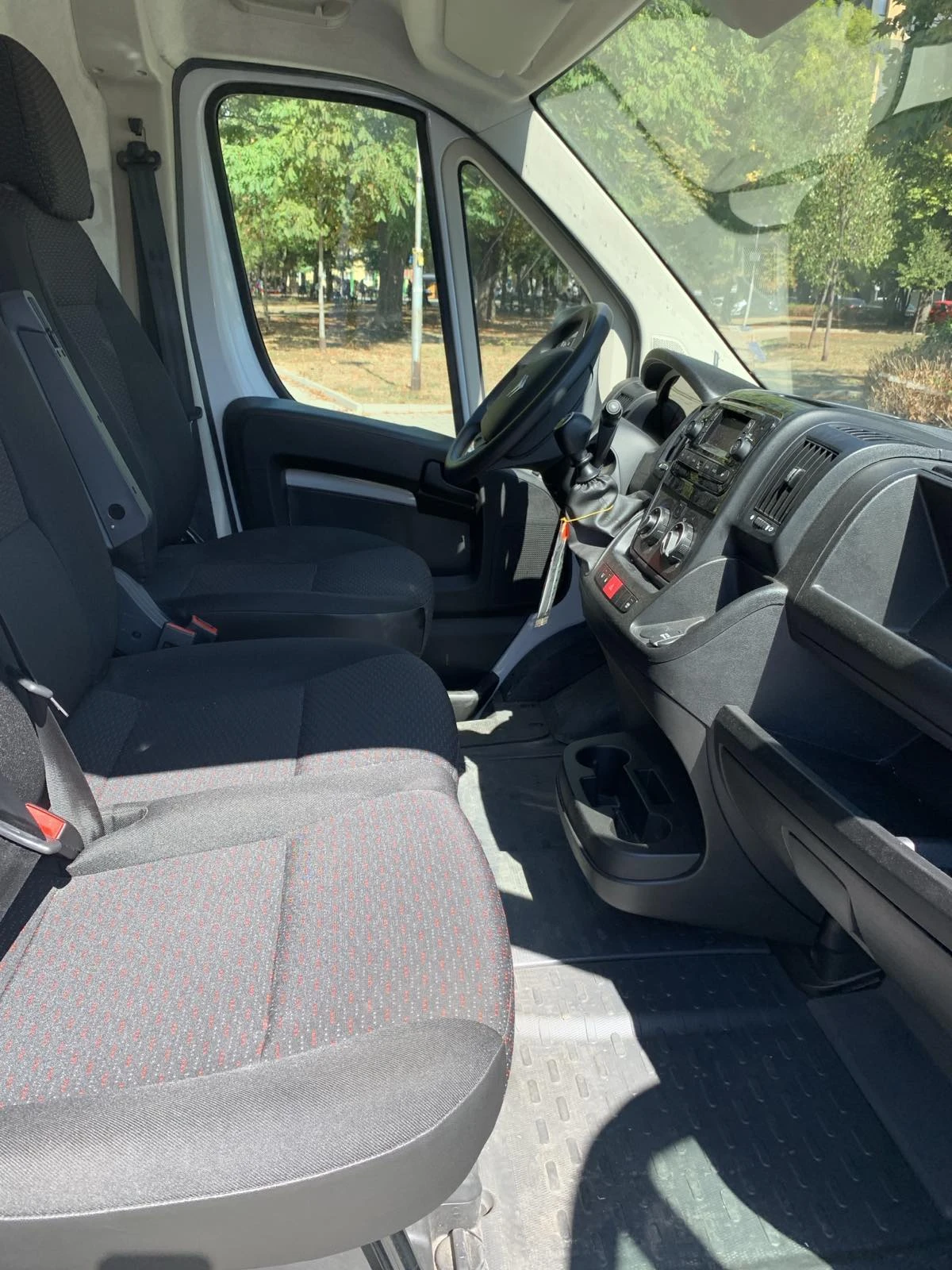 Citroen Jumper 2.2 HDI - изображение 10