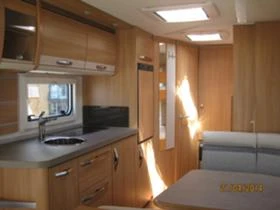 Каравана Knaus Sudwind 580QS, снимка 9