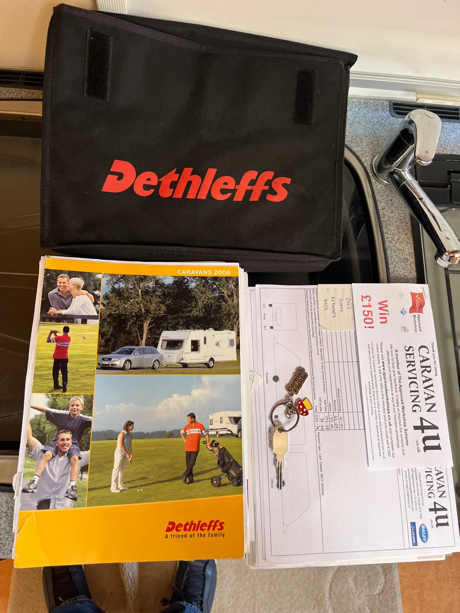 Каравана Dethleffs Camper 530DL, снимка 17 - Каравани и кемпери - 54270311