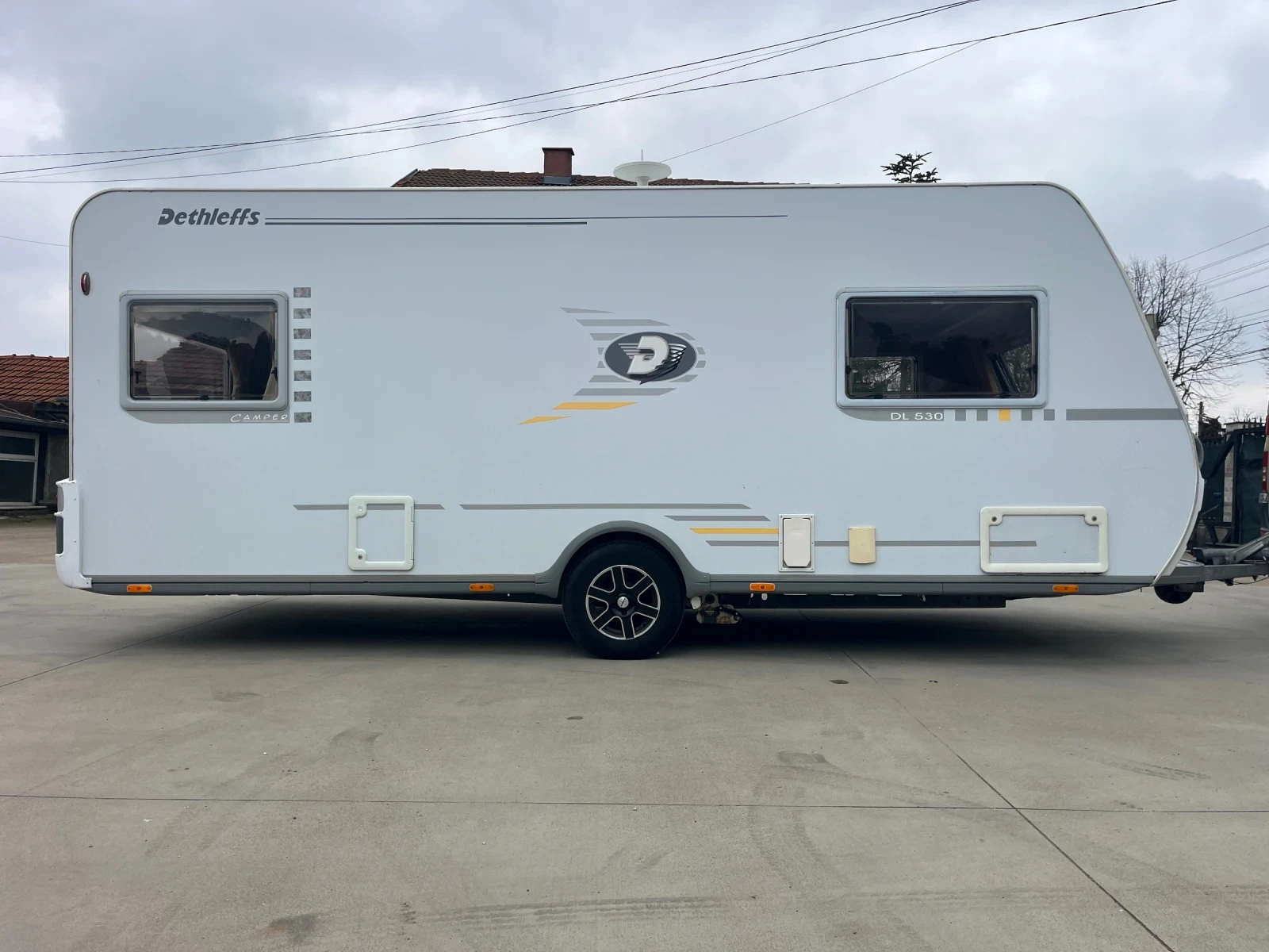 Каравана Dethleffs Camper 530DL, снимка 3 - Каравани и кемпери - 54270311