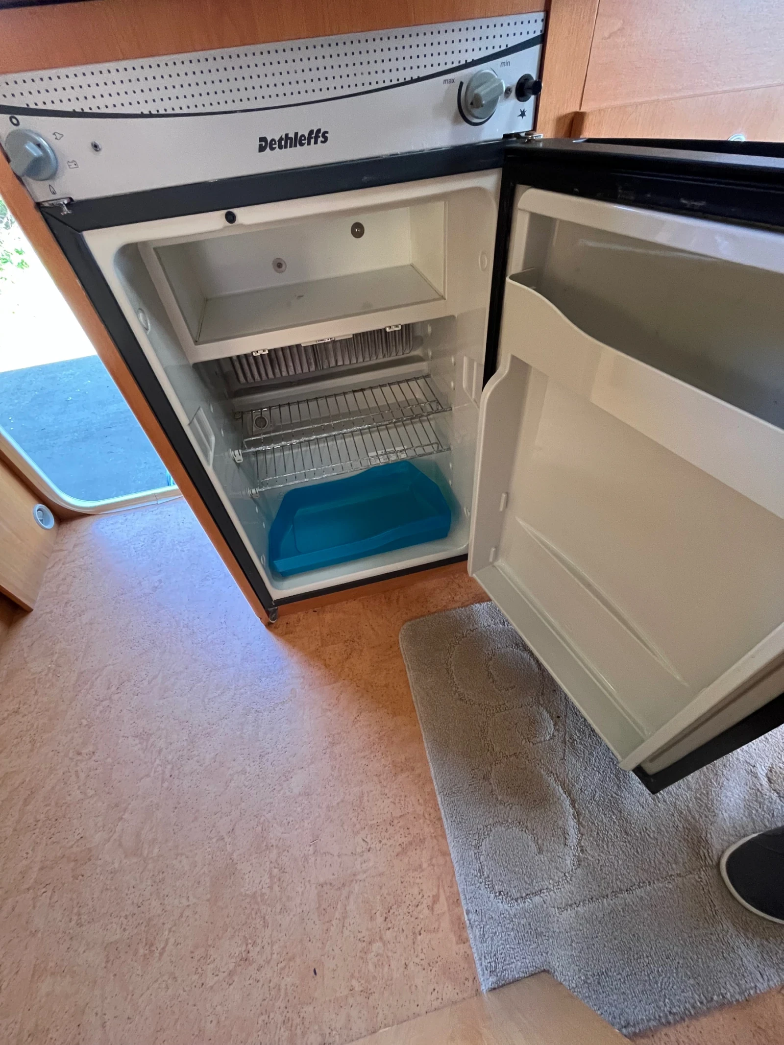 Каравана Dethleffs Camper 530DL, снимка 10 - Каравани и кемпери - 54270311