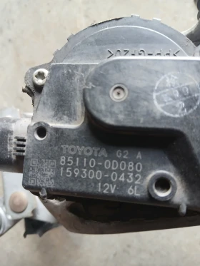 85110-0D080 моторче с механизъм чистачки Toyota Yaris , снимка 3