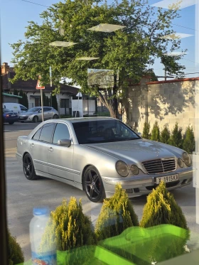     Mercedes-Benz E 270 2.7