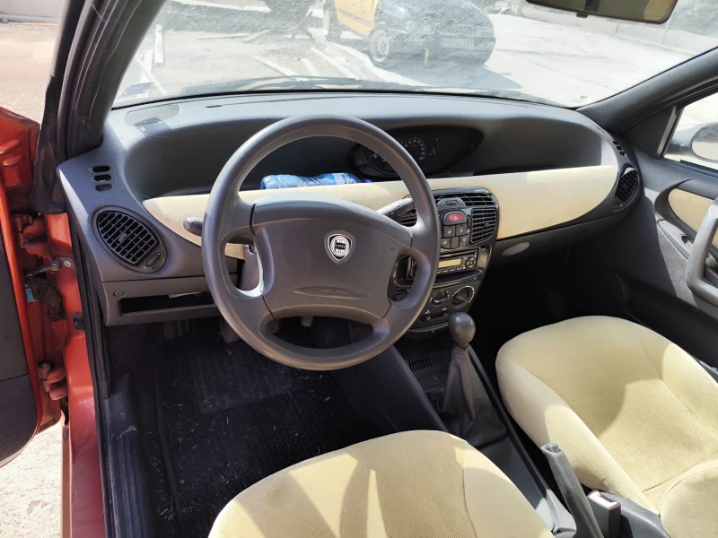 Lancia Ypsilon 1.2, снимка 5 - Автомобили и джипове - 47236603