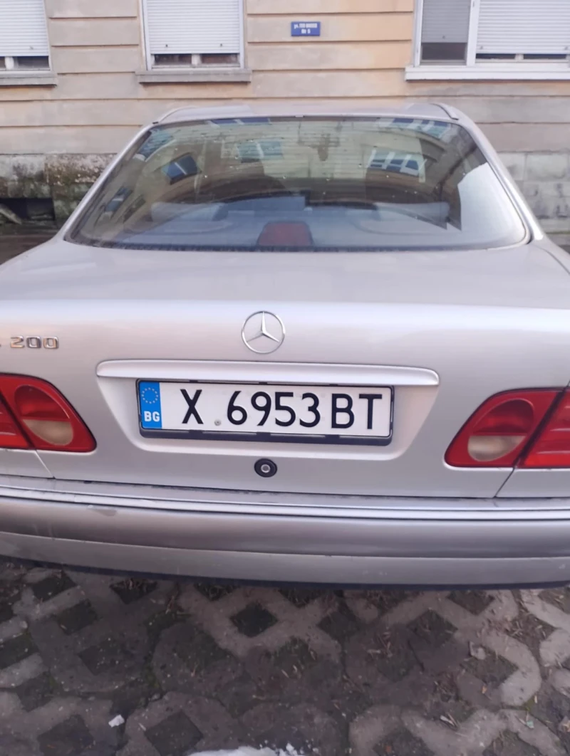 Mercedes-Benz E 200, снимка 6 - Автомобили и джипове - 48801596