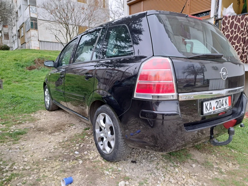 Opel Zafira 1.9CDTI, снимка 8 - Автомобили и джипове - 48885109