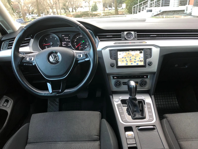 VW Passat, снимка 8 - Автомобили и джипове - 49189703