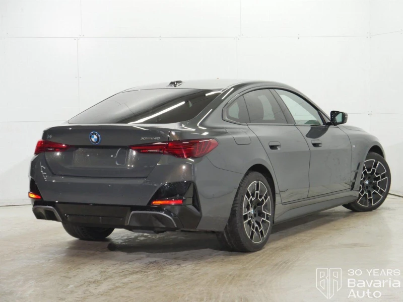BMW i4 40 xDrive M Sport Paket, снимка 3 - Автомобили и джипове - 52835440